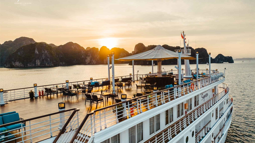 Tour Hà Nội - Hạ Long - Sunworld - Ăn tối trên du thuyền Ambassador 03 ngày 02 đêm