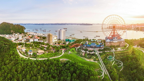Tour Hà Nội - Hạ Long - Sunworld - Ăn tối trên du thuyền Ambassador 03 ngày 02 đêm