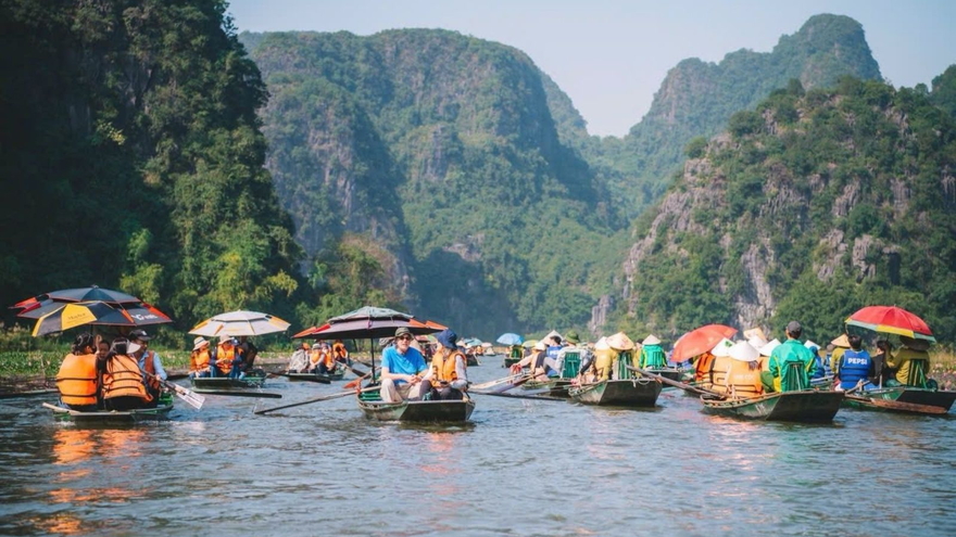 Tour Hà Nội - Emeralda Tam Cốc Resort 02 ngày 01 đêm