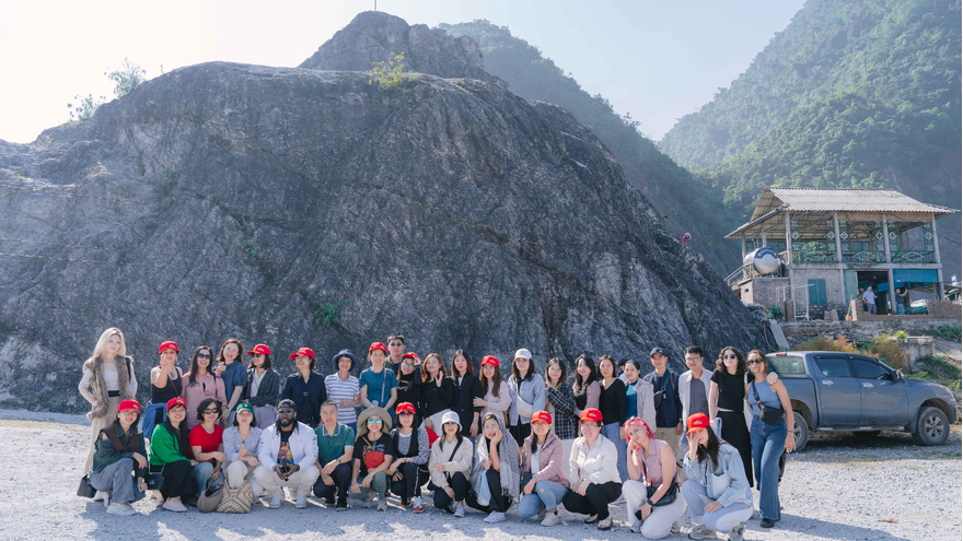 Tour Hà Nội - Mộc Châu - Thác Dải Yếm - Đồi chè Trái Tim 02 ngày 01 đêm