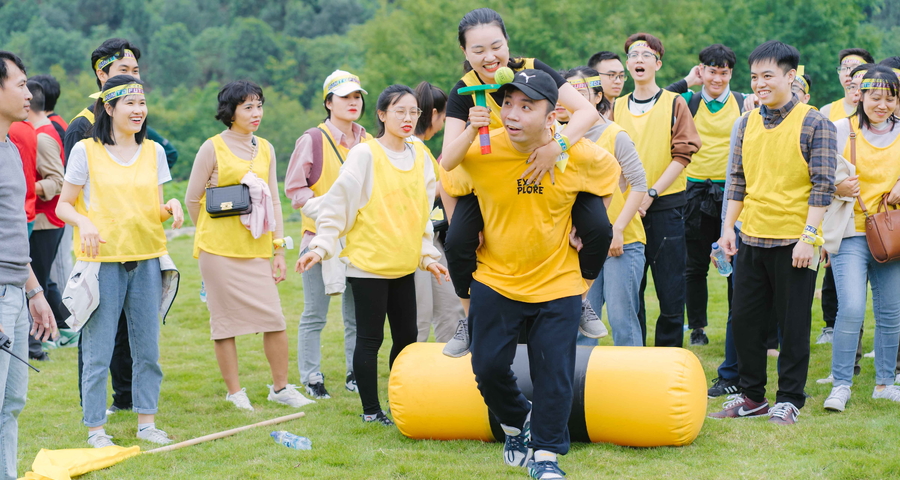 Tổ chức teambuilding