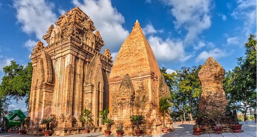 Tháp bà Ponagar - biểu tượng văn hóa Champa