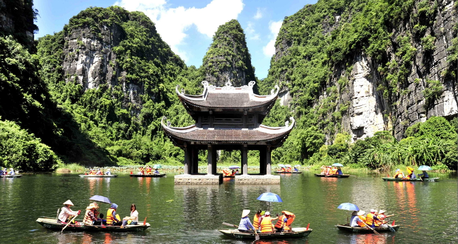 Tràng An & Tam Cốc - non nước hữu tình