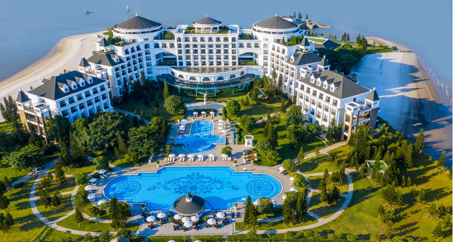 Nghỉ dưỡng 5 sao tại resort, khách sạn nổi tiếng