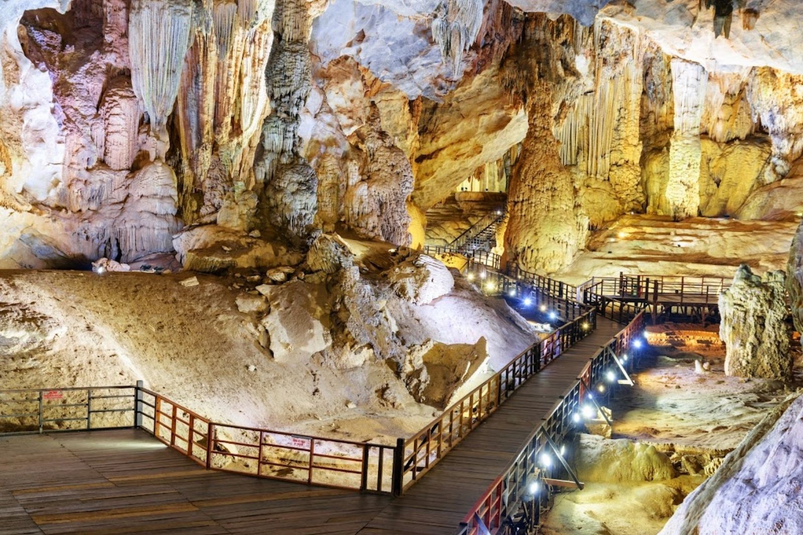 Tour Hà Nội - Quảng Bình - Động Thiên Đường - Suối Moọc 03 ngày 04 đêm (Tàu hỏa)