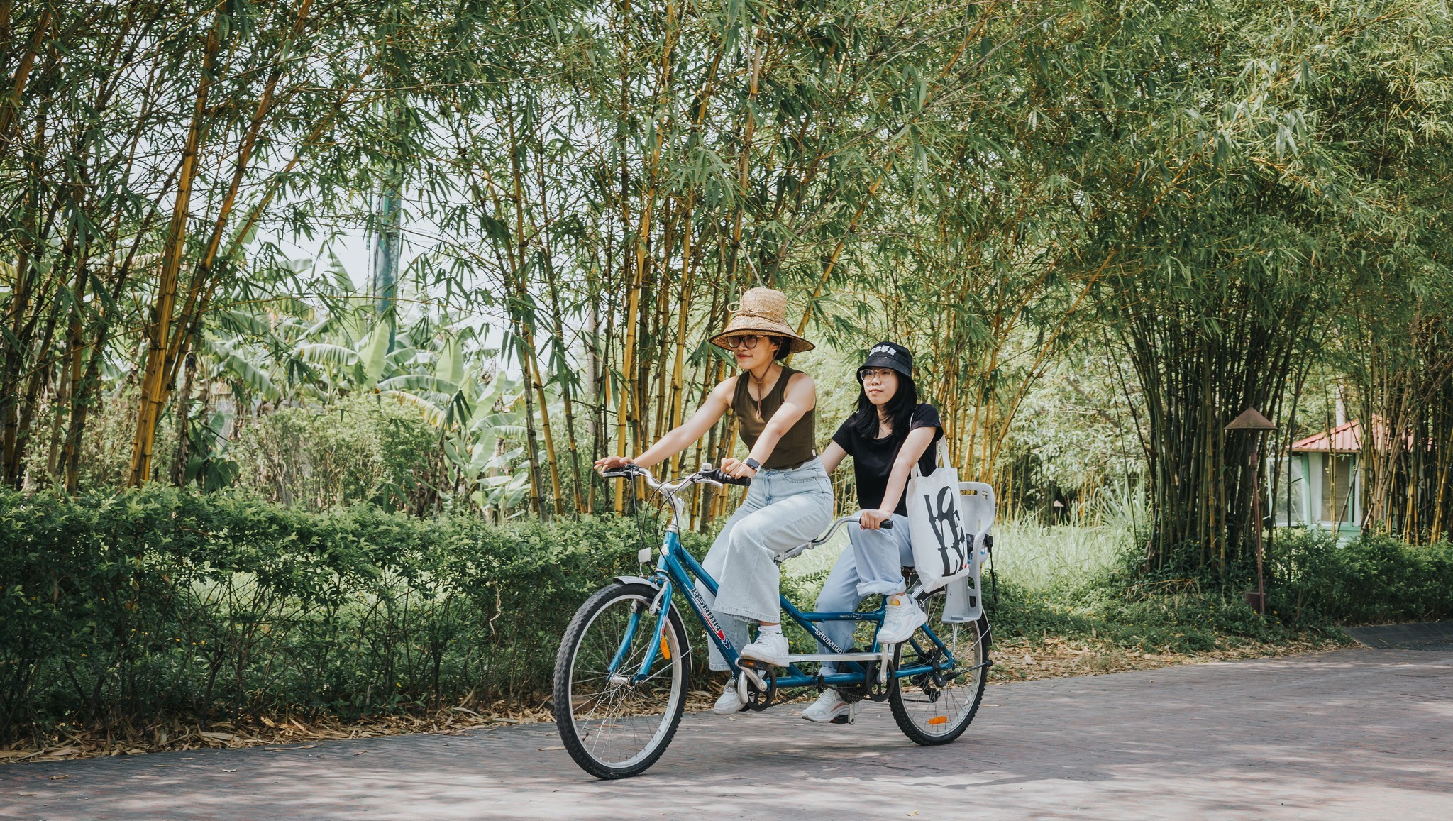 Tour Hà Nội - Emeralda Ninh Bình Resort 02 ngày 01 đêm