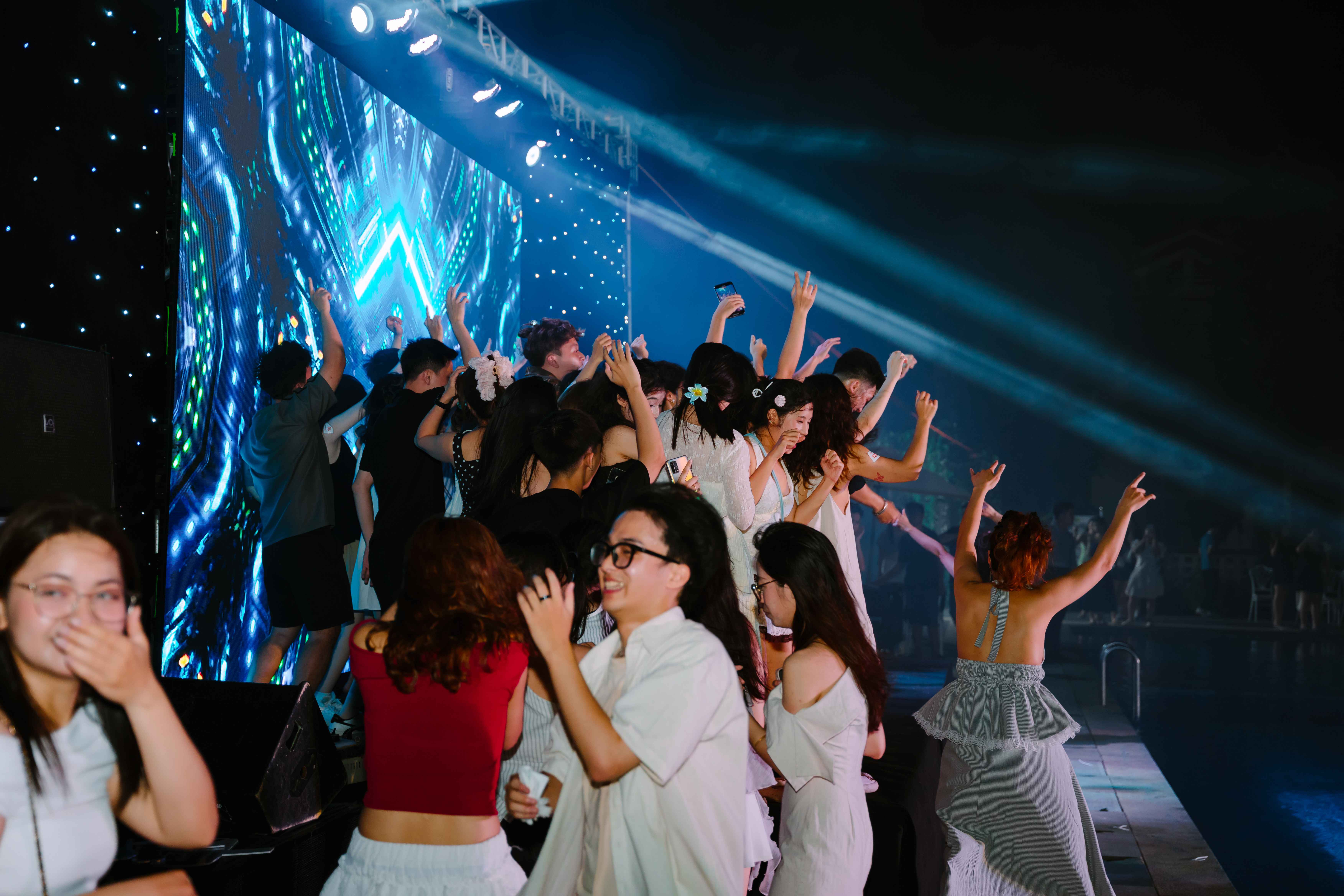 Tour Hà Nội - Hải Tiến - Teambuilding - Gala Dinner 03 ngày 02 đêm